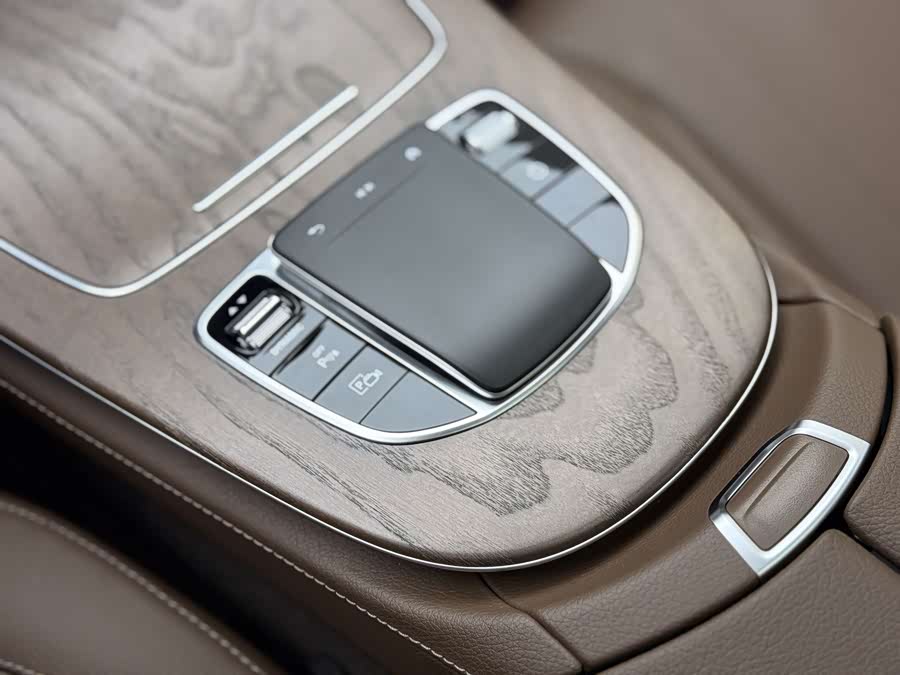 Mercedes-Benz E Class New Energy 2023 car image #27