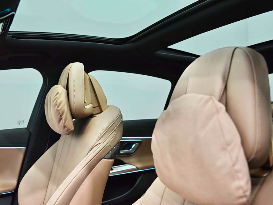 Mercedes-Benz E Class New Energy 2024 car image #27