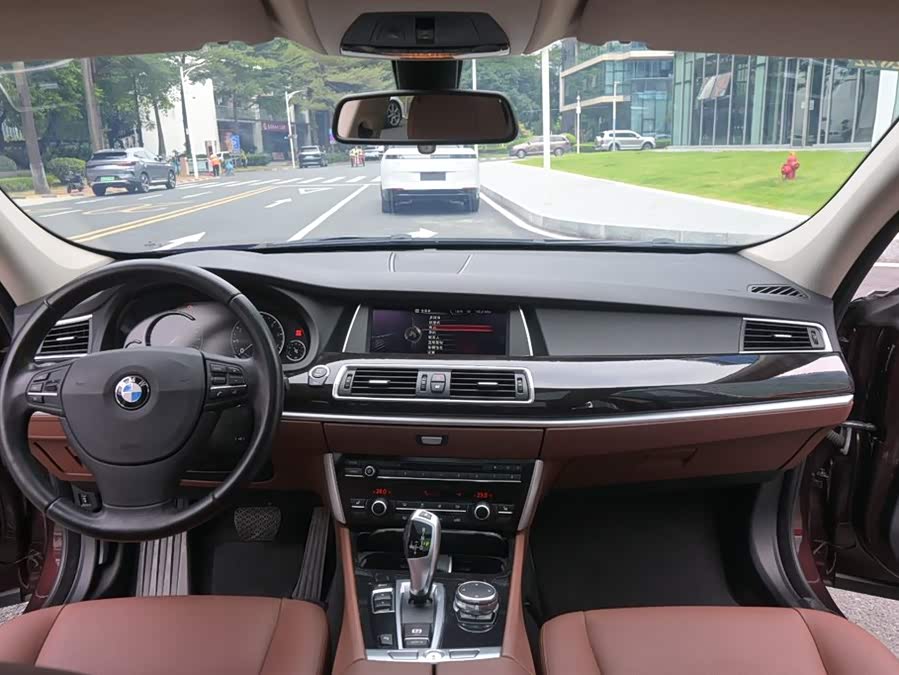 BMW 5 Series GT 2016 #27 BMW 5 Series GT 2016 صورة سيارة #27