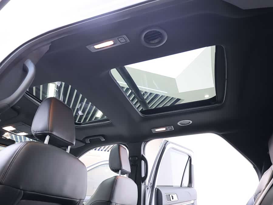 Ford Explorer (Imported) 2018 #27 Ford Explorer (Imported) 2018 car image #27