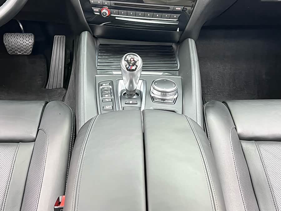 BMW X5 M 2017 #27 BMW X5 M 2017 صورة سيارة #27