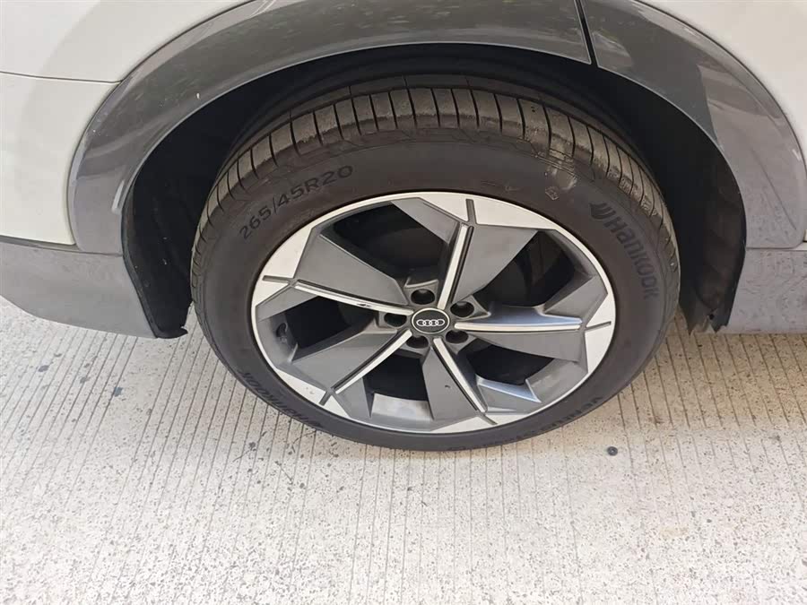 Audi Q5 e-tron 2023 #27 Audi Q5 e-tron 2023 صورة سيارة #27