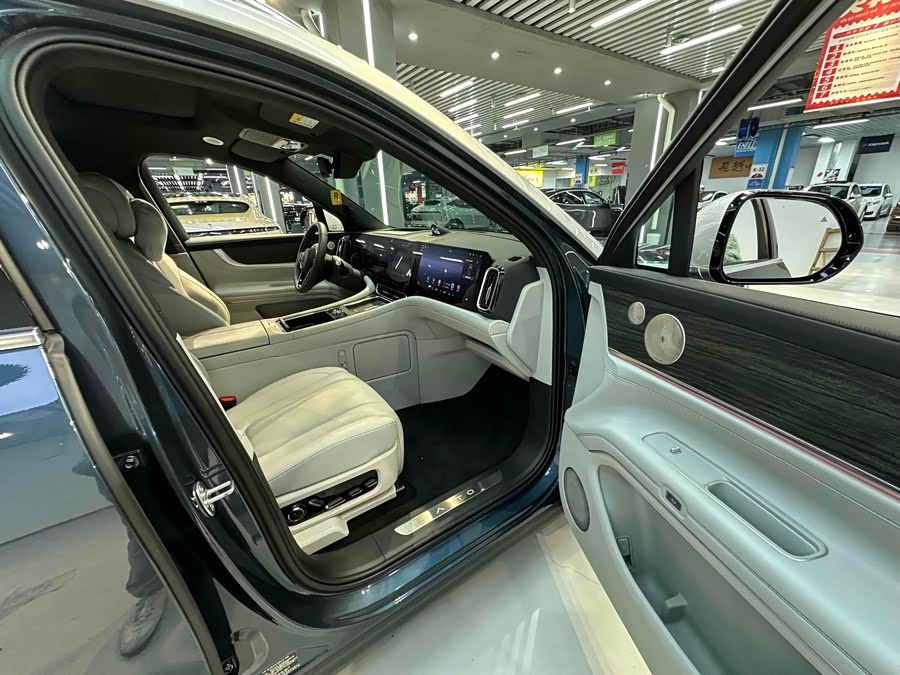 2024 car image #27