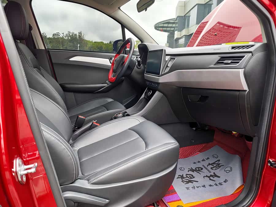 哪吒汽车 哪吒N01 2021 #27 哪吒汽车 哪吒N01 2021 汽车图片 #27