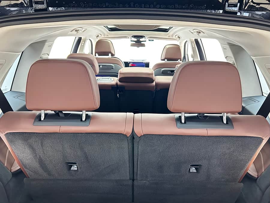 BMW X7 2023 car image #27