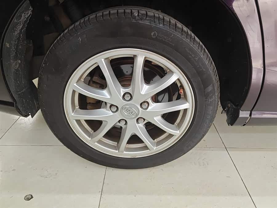 BYD M6 2015 car image #27