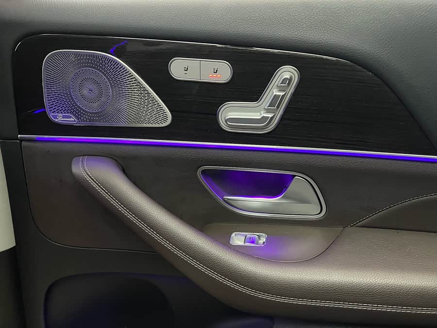 Mercedes-Benz GLS Class 2024 #27 Mercedes-Benz GLS Class 2024 car image #27