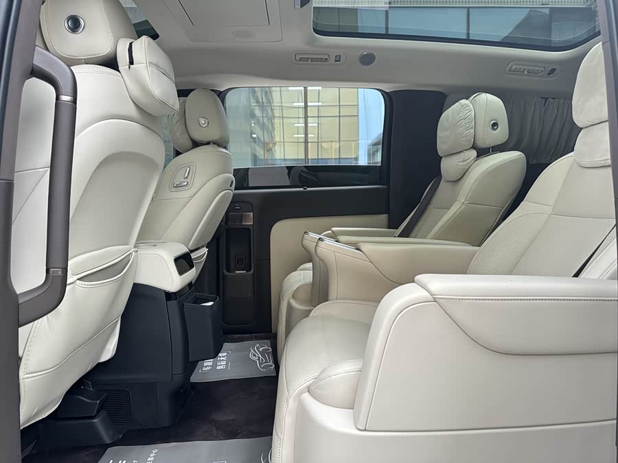 理想汽车 理想MEGA 2024 汽车图片 #27