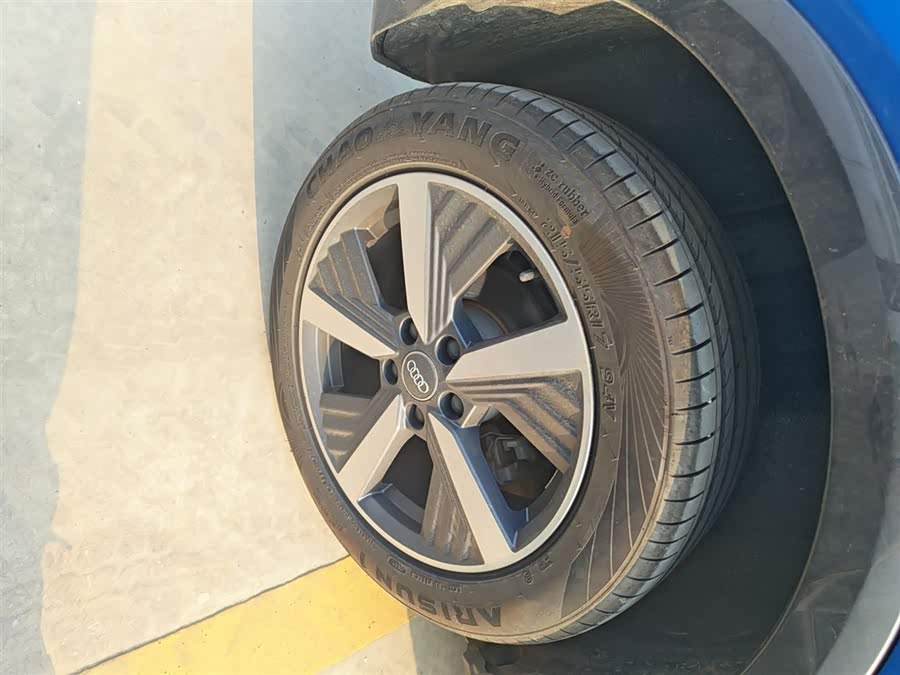 Audi Q2L e-tron 2020 #27 Audi Q2L e-tron 2020 car image #27