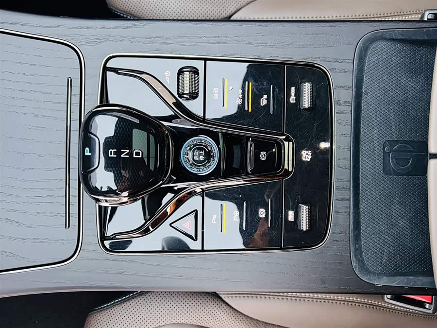 BYD Han 2022 immagine di auto #27