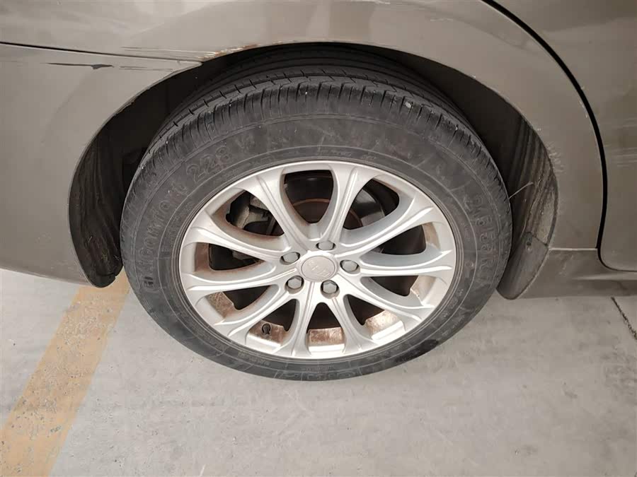 GEELY EC8 2013 #27 GEELY EC8 2013 car image #27