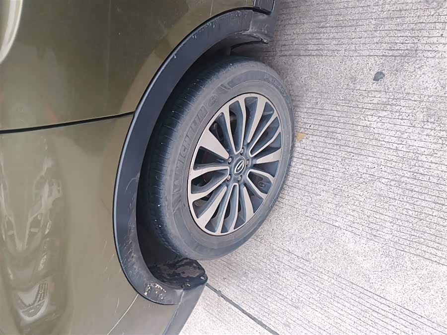 GAC Trumpchi GS5 Super 2015 car image #27