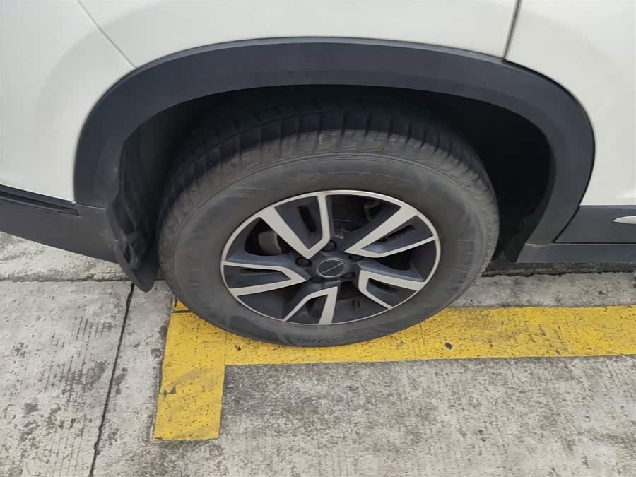 Forthing T5 2023 #27 Forthing T5 2023 صورة سيارة #27