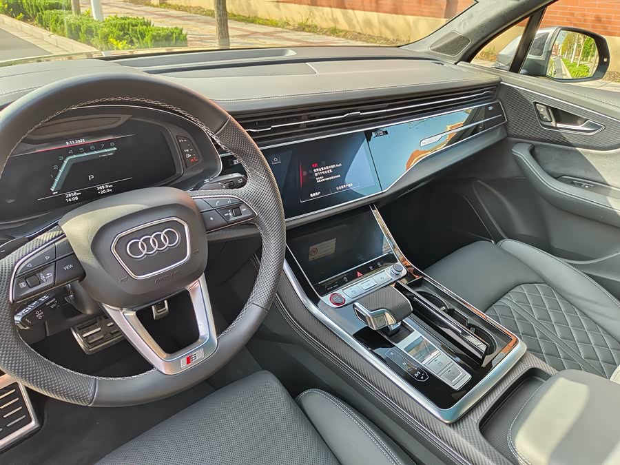 Audi SQ7 2024 изображение автомобиля #27