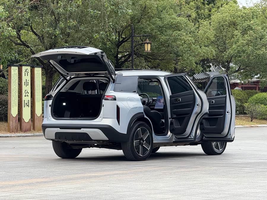 Chery Exploration 06 C-DM 2024 #27 Chery Exploration 06 C-DM 2024 car image #27