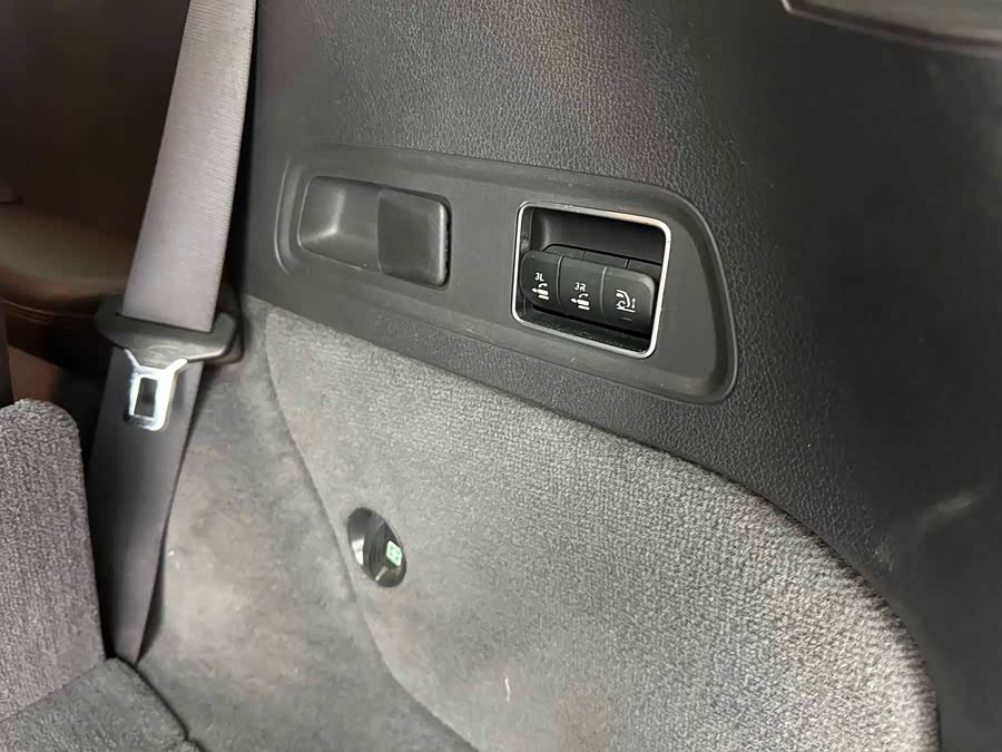 Mercedes-Benz GLS Class 2019 car image #27