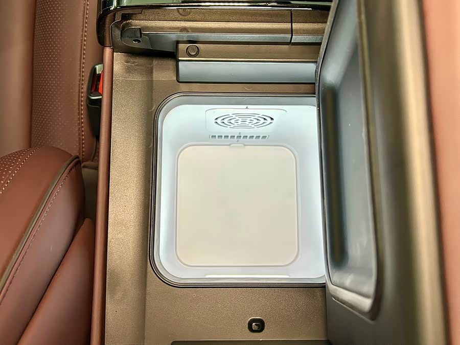 Denza Z9GT 2024 car image #27