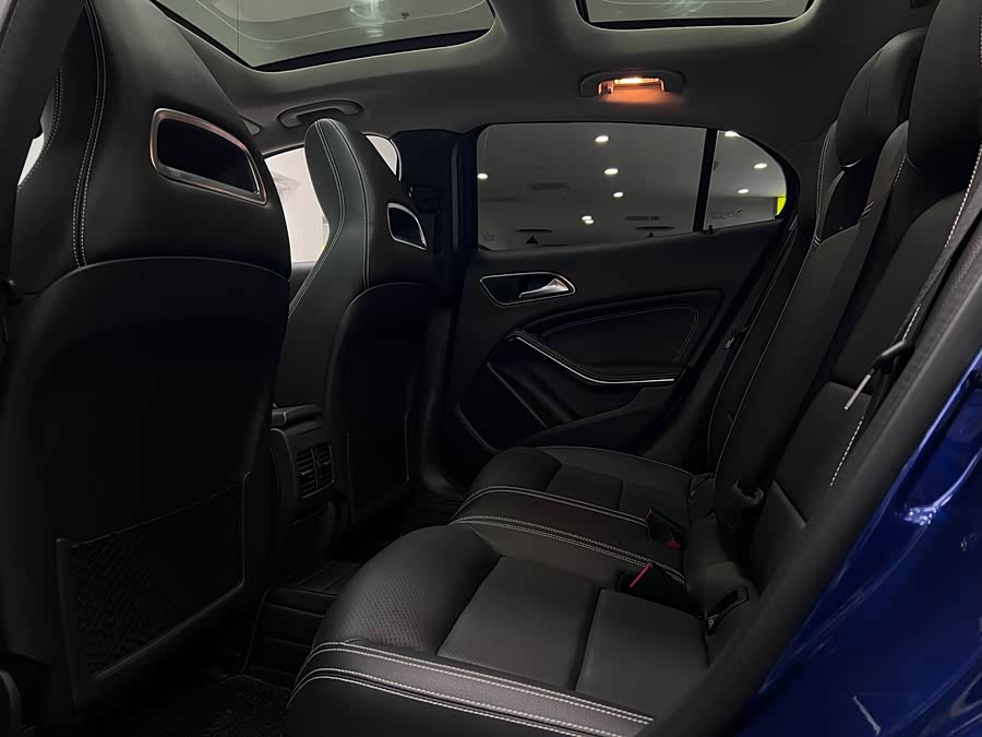 Mercedes-Benz GLA Class 2018 #27 Mercedes-Benz GLA Class 2018 car image #27