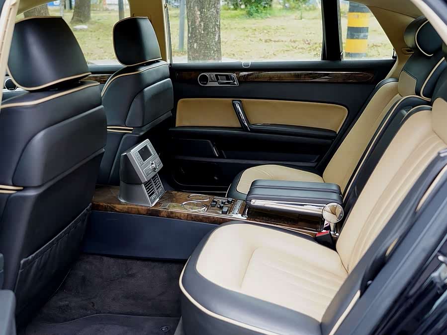 Volkswagen Pheaton 2012 immagine di auto #27