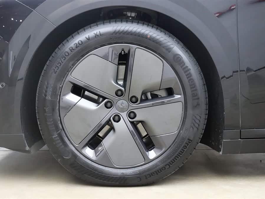 Li i8 2025 image de voiture #27