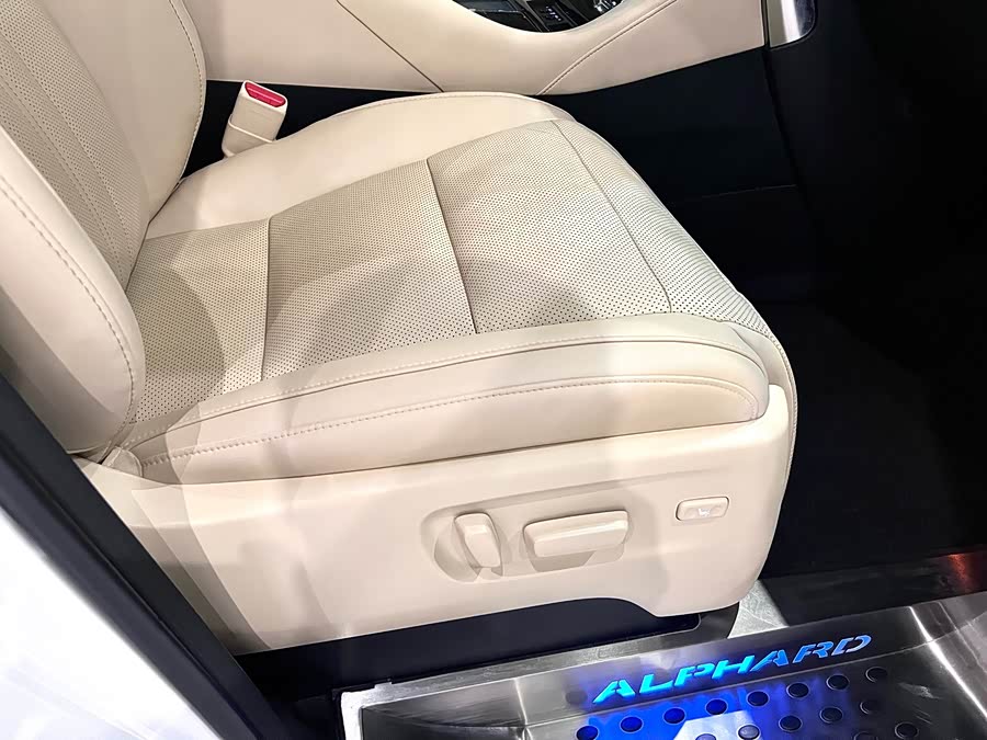 丰田 埃尔法 2018 汽车图片 #27