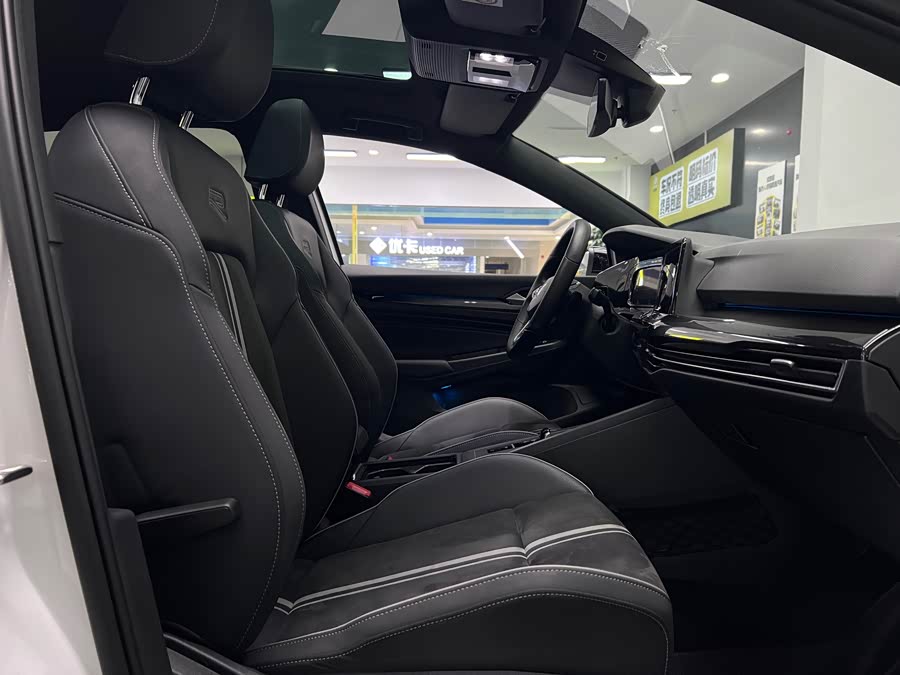 Volkswagen Golf 2022 car image #27