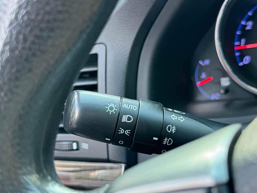 Toyota Reiz 2014 immagine di auto #27