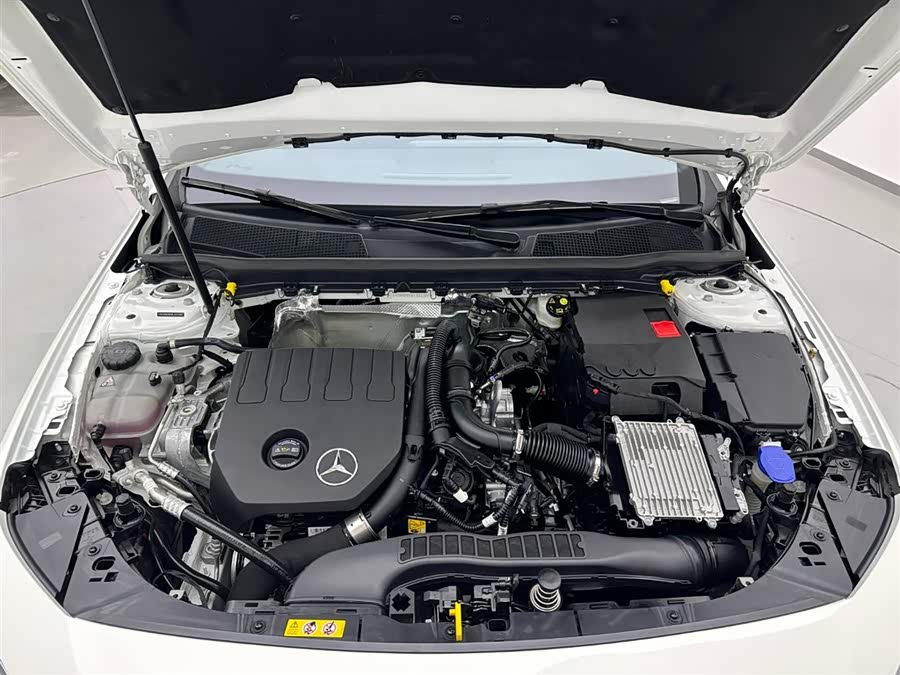 Mercedes-Benz A Class 2024 immagine di auto #27