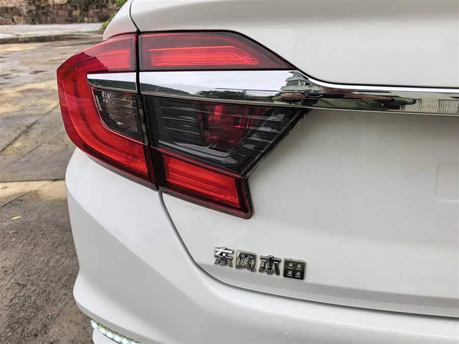 Honda Greiz 2016 #27 Honda Greiz 2016 car image #27