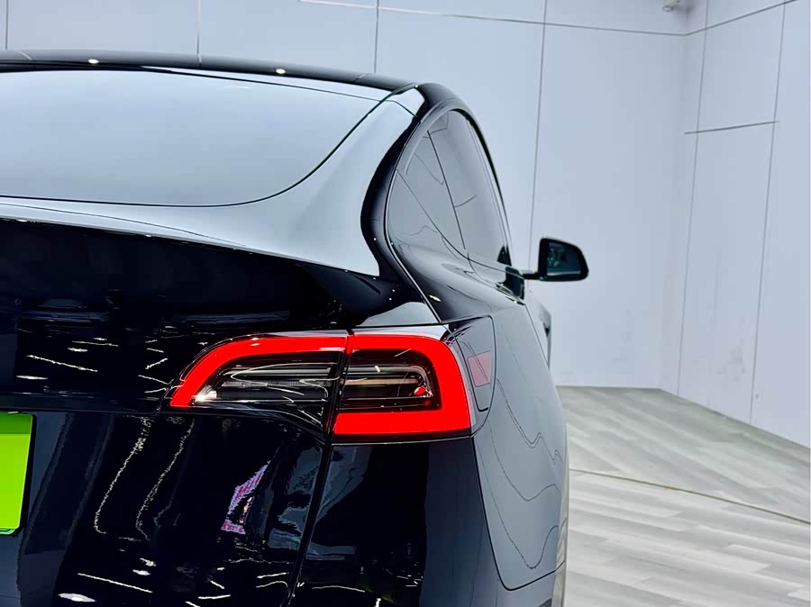 Tesla Model Y 2023 car image #27