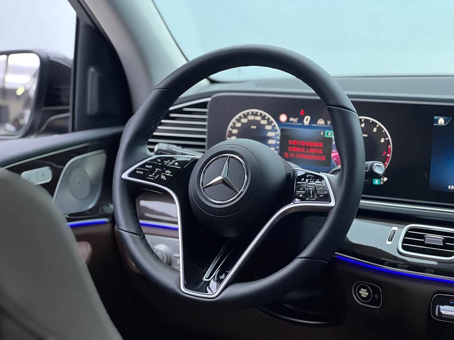 Mercedes-Benz GLE Class 2025 صورة سيارة #27