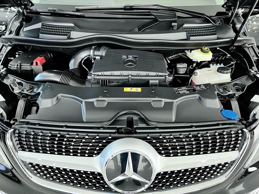 Mercedes-Benz V Class 2022 car image #27