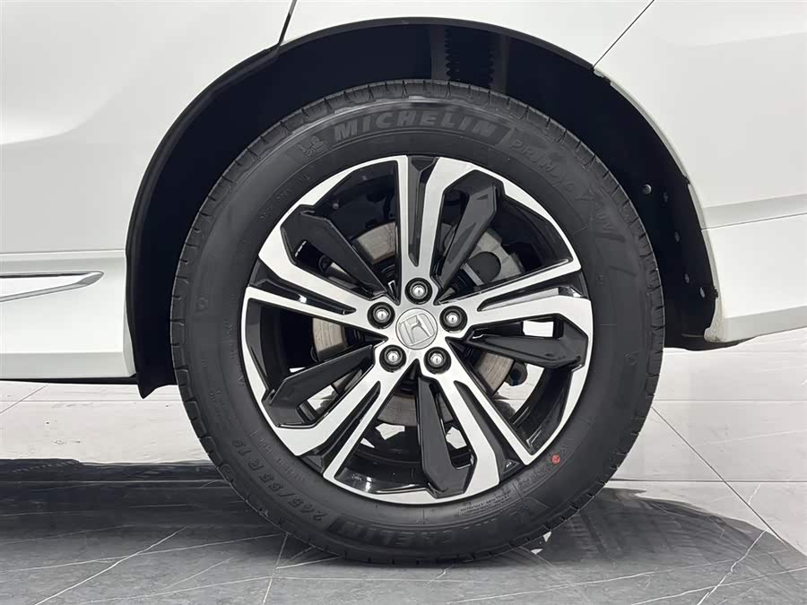 Honda UR-V 2018 immagine di auto #27