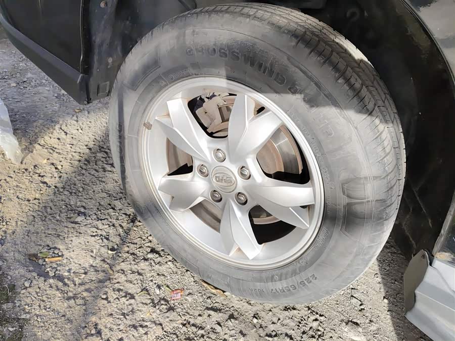 BYD S6 2014 #27 BYD S6 2014 car image #27