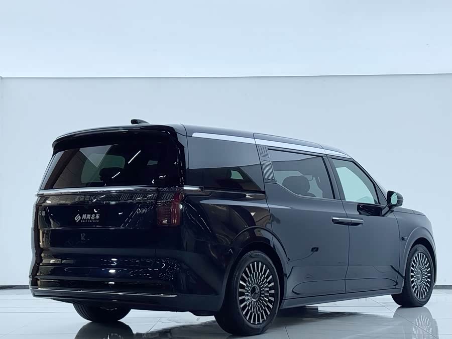 极氪 极氪009 2023 汽车图片 #27