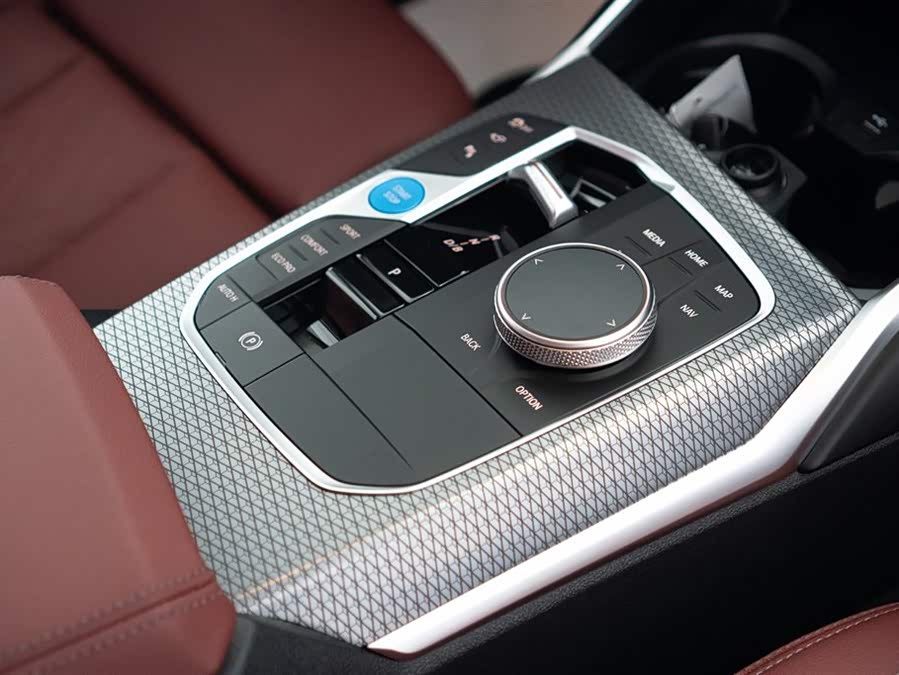 BMW i3 2025 car image #27