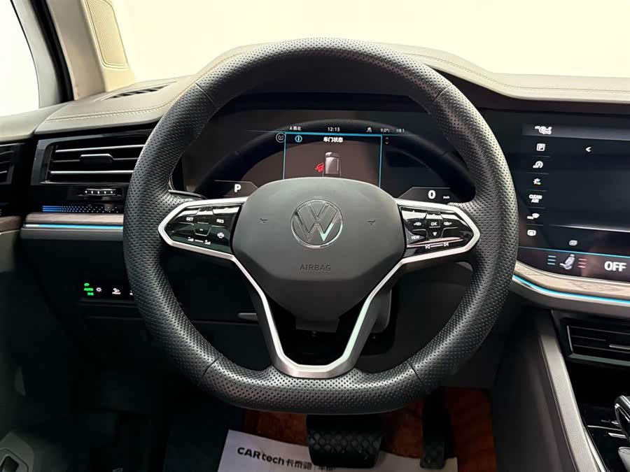 Volkswagen Touareg 2023 immagine di auto #27