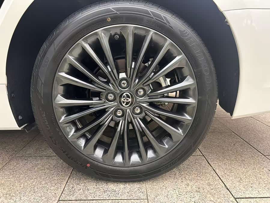 Toyota Avalon 2024 car image #27