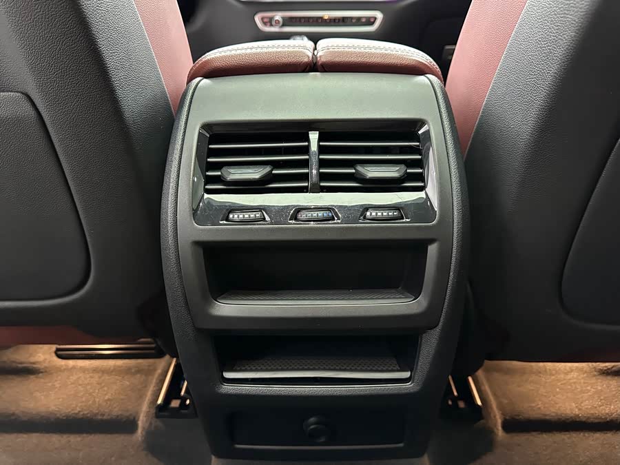 BMW X6 2022 immagine di auto #27