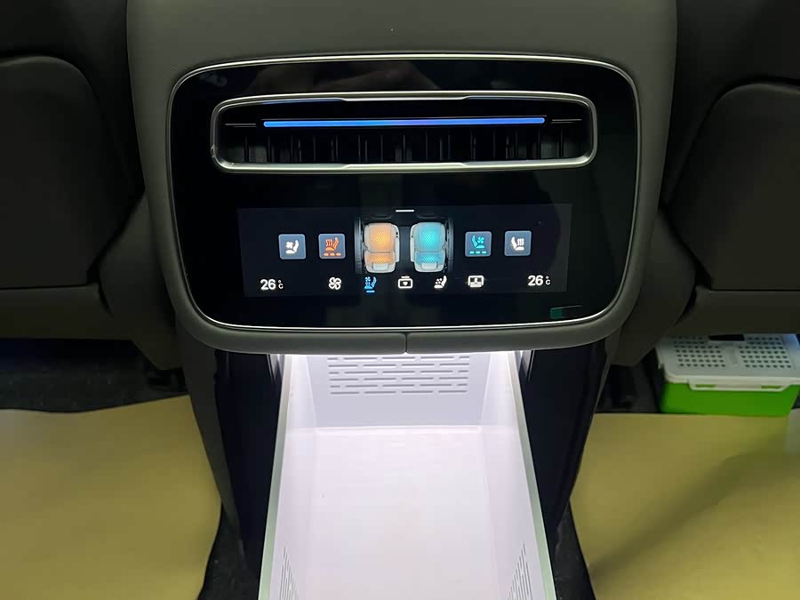 Denza N9 2025 car image #27