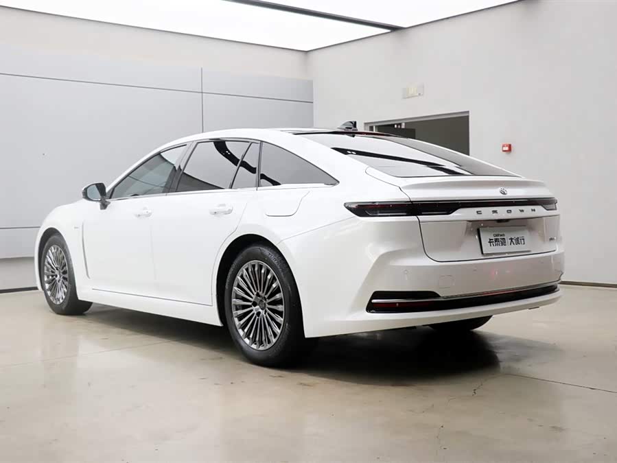 Toyota Crown 2025 immagine di auto #27