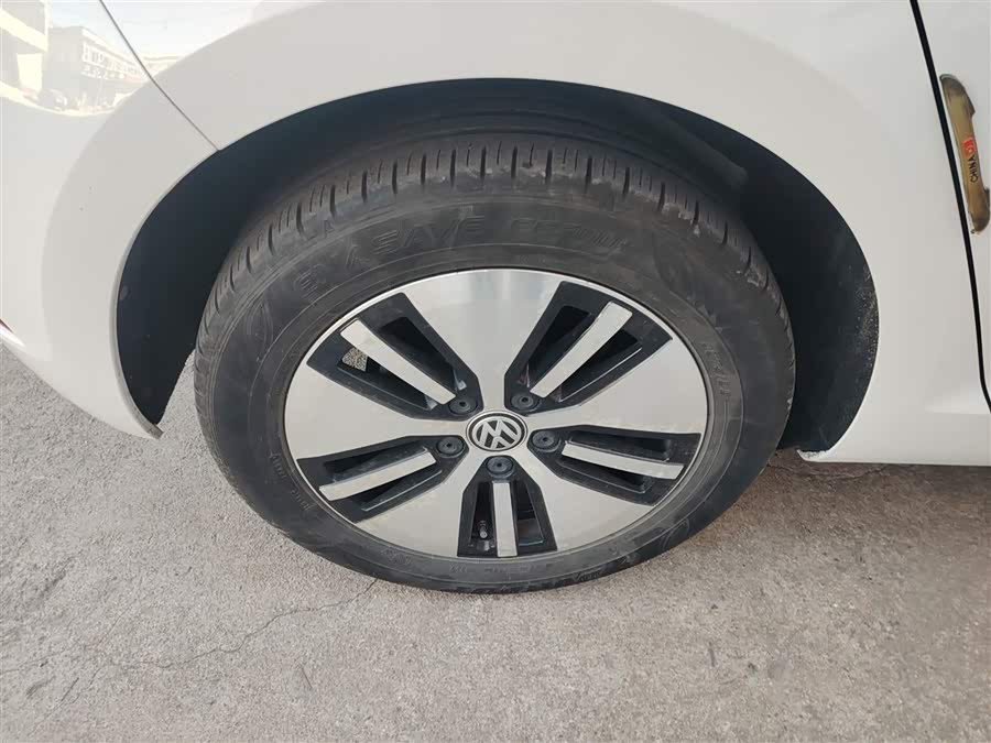 Volkswagen Golf Pure Electric 2020 car image #27