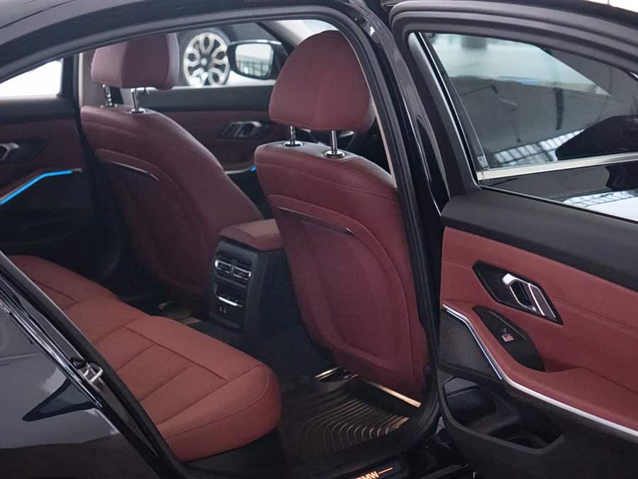 BMW i3 2024 car image #27
