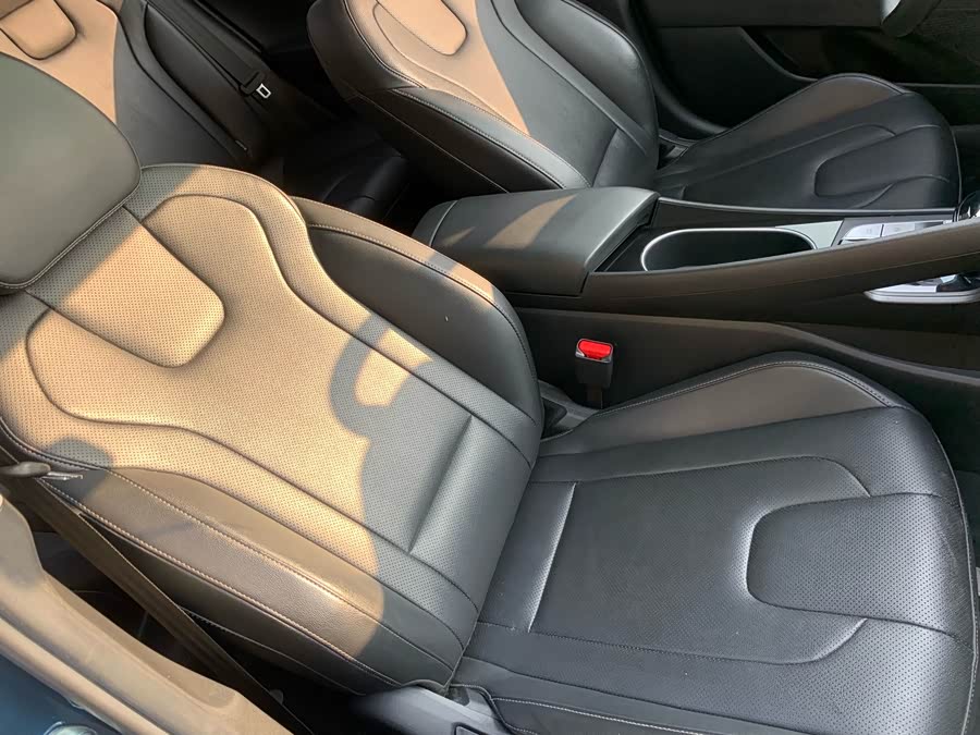Hyundai Elantra 2020 immagine di auto #27