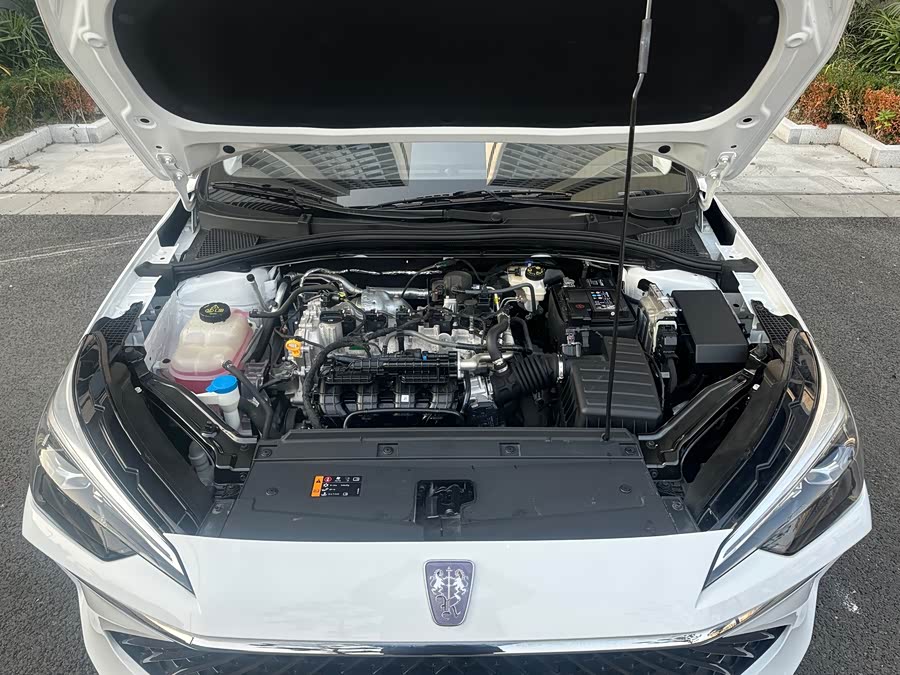 Roewe i5 2024 #27 Roewe i5 2024 car image #27