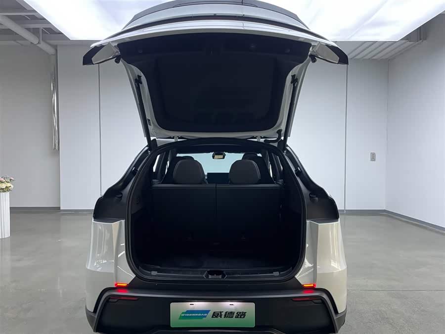 特斯拉 Model Y L 2025 汽车图片 #27