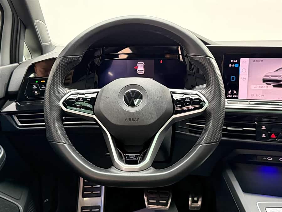 Volkswagen Golf 2022 car image #27