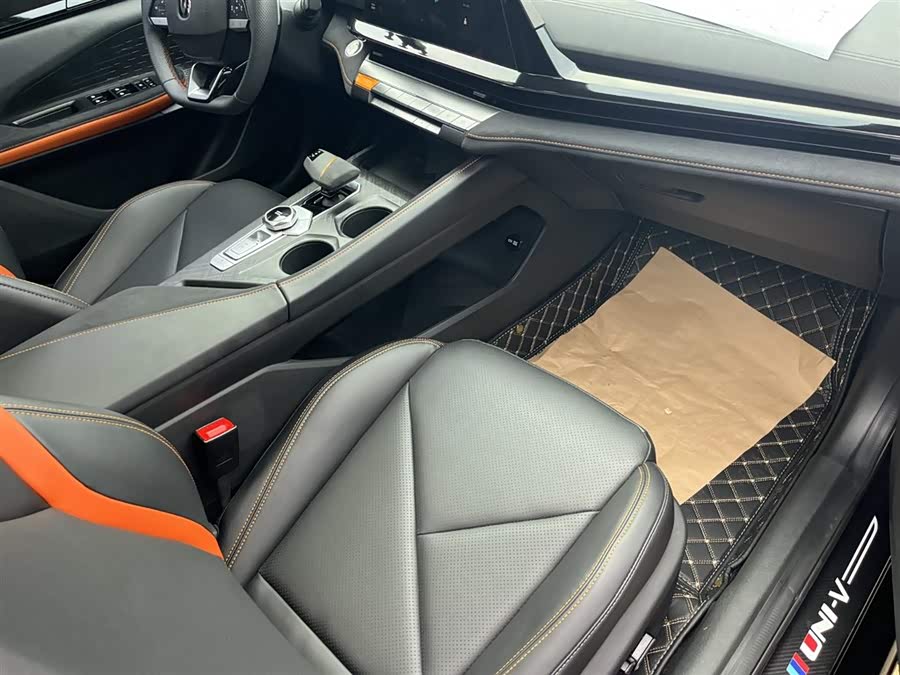 长安 长安UNI-V 2022 汽车图片 #27