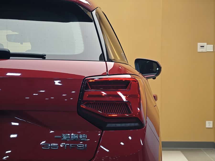 Audi Q2L 2022 car image #27