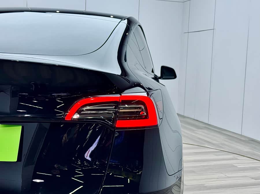 Tesla Model Y 2023 car image #27